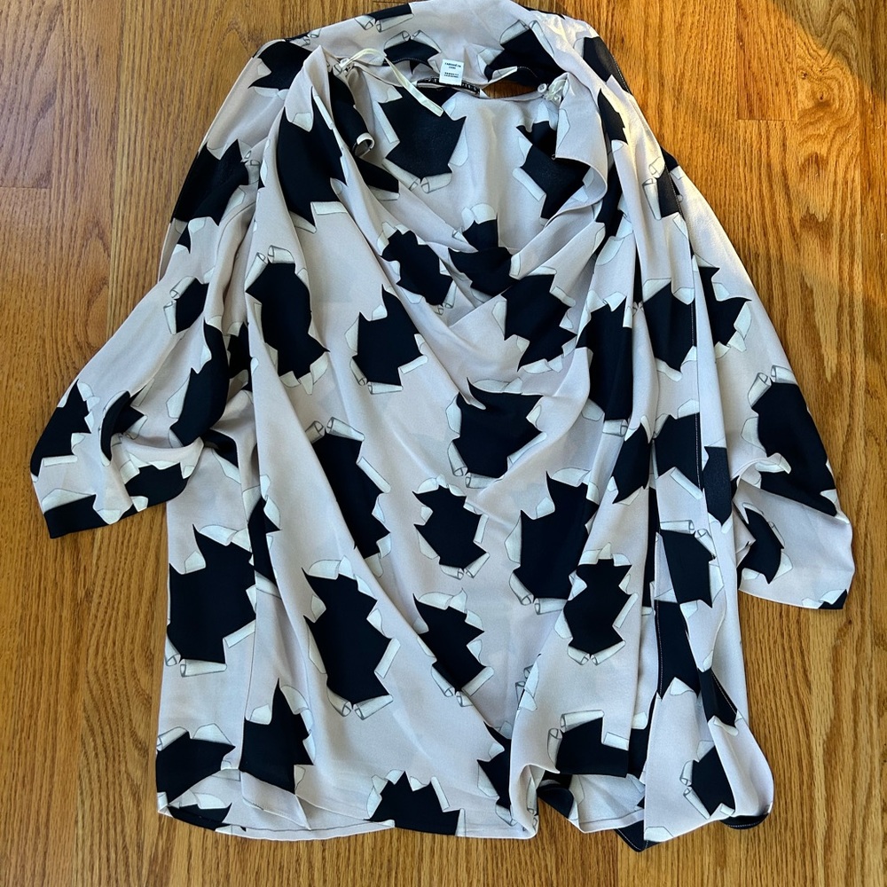 Diane Von Furstenberg Black and Cream Abstract Print Blouse